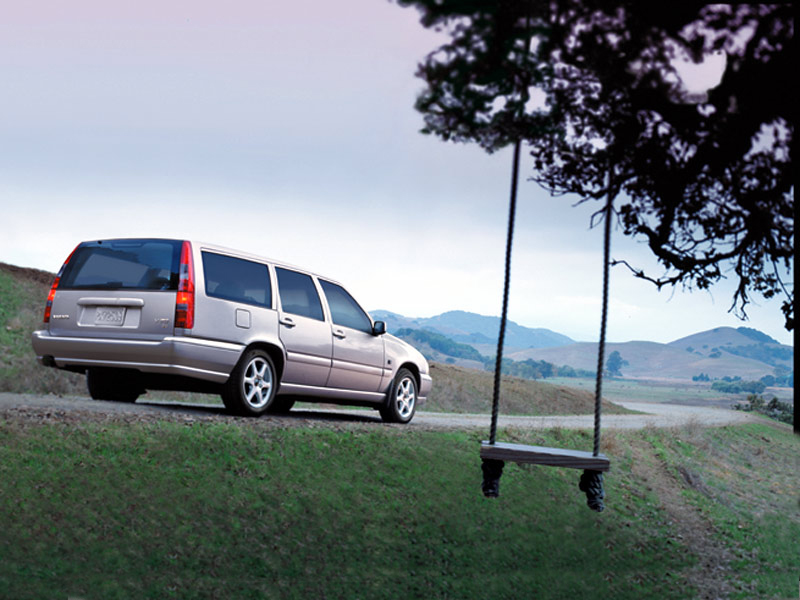 Illustration for article titled The Death Of The Volvo Wagon: Brick Tailgate No More